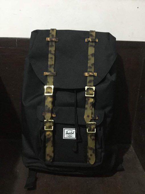 Herschel Little America (Category: Backpacks) located in Bulacan. Submitted by cassiophia (Listing ID 238100059, Image 1). Description: Bought it off a sale but never got to use it!! Original and never been used. Price is still slightly negotiable. :> Meet ups: Robinsons Place Malolos .