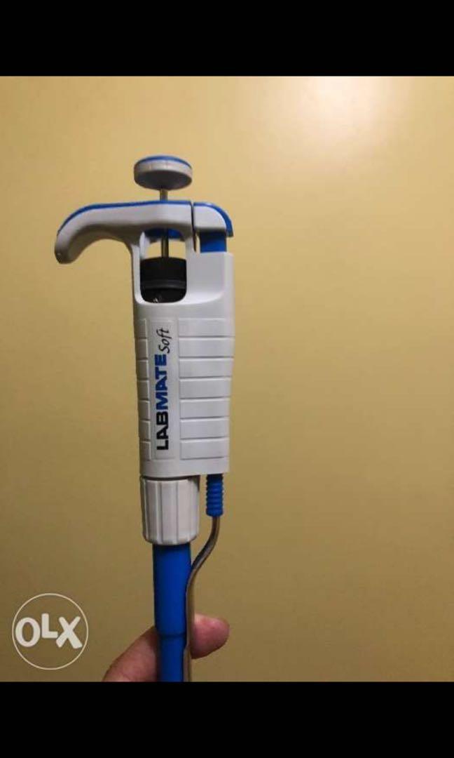 Labmate pipette soft single channel blue, Everything Else, Others on Carousell