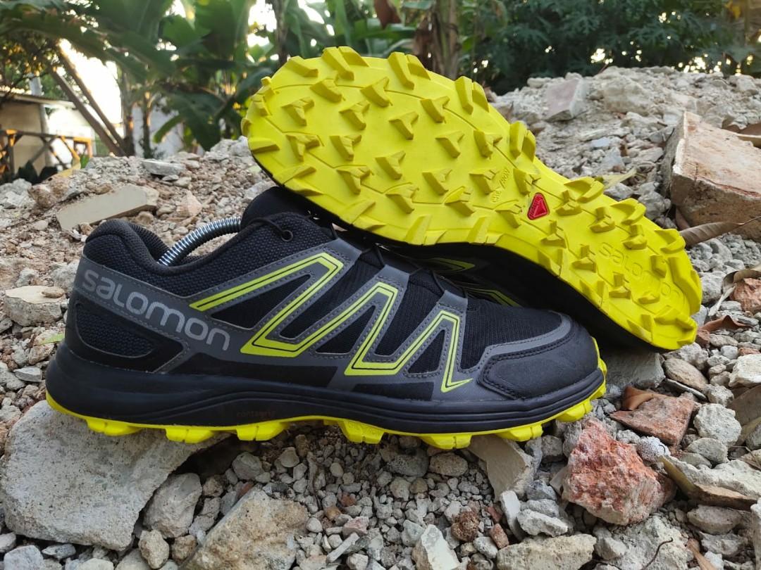 Sepatu running trail hot sale