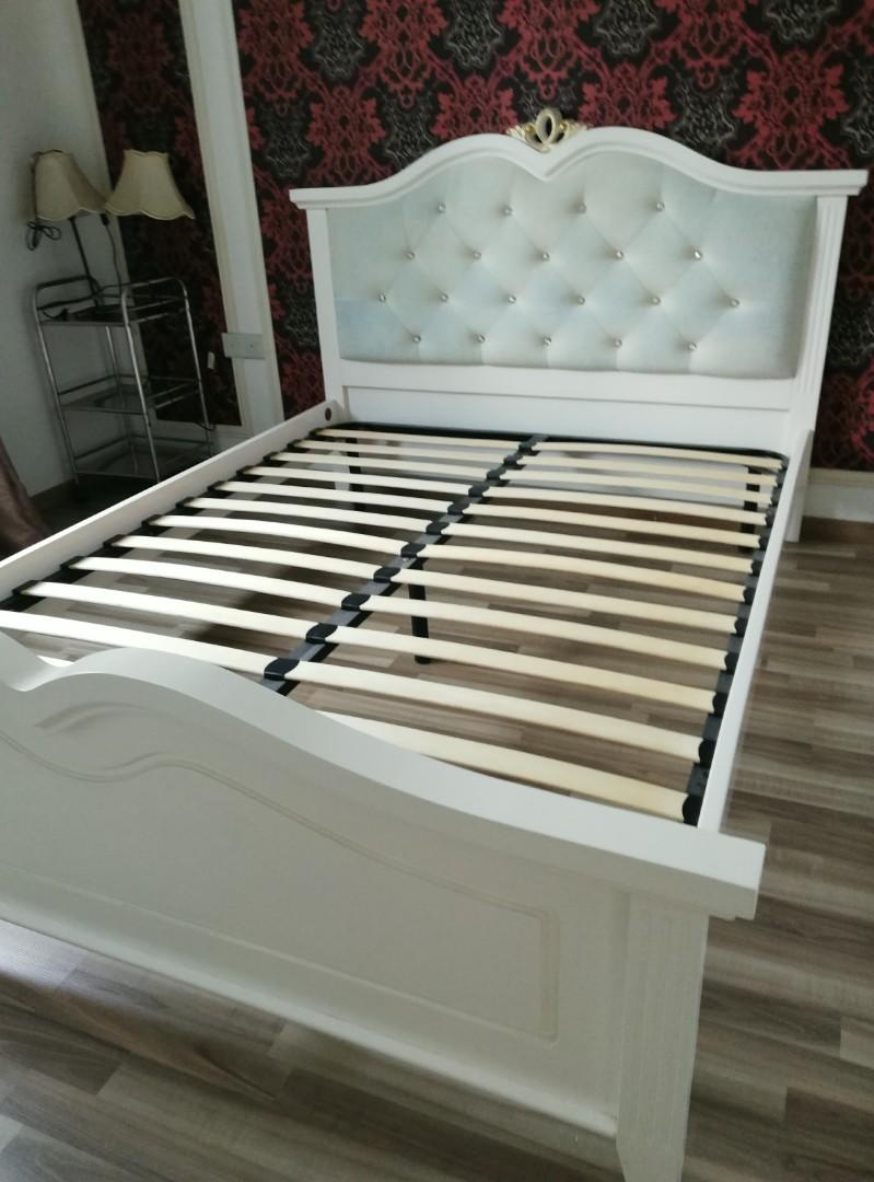Used Victorian Bed Frame Furniture Beds Mattresses On Carousell