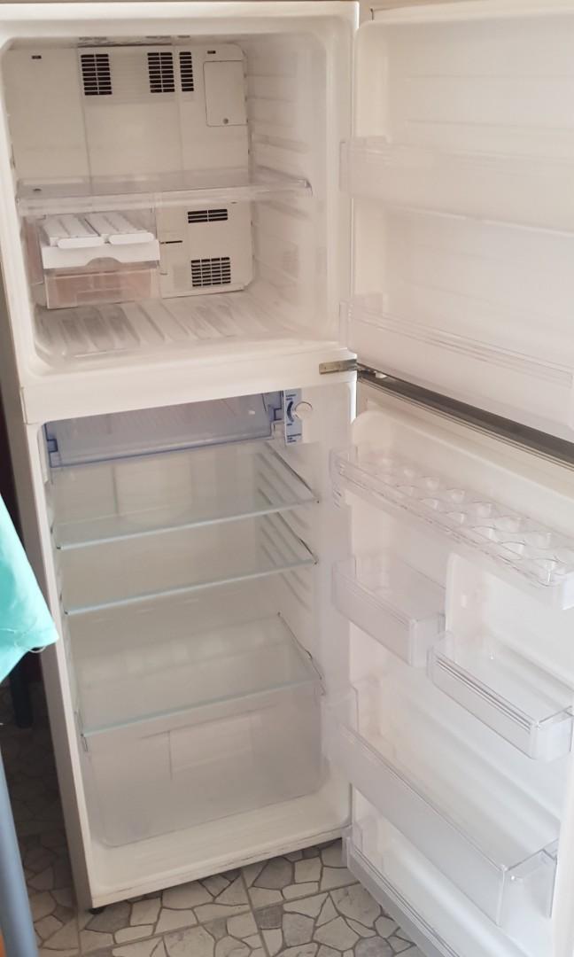 2nd hand fridge for Sale., TV & Home Appliances, Kitchen Appliances, Refrigerators & Freezers on