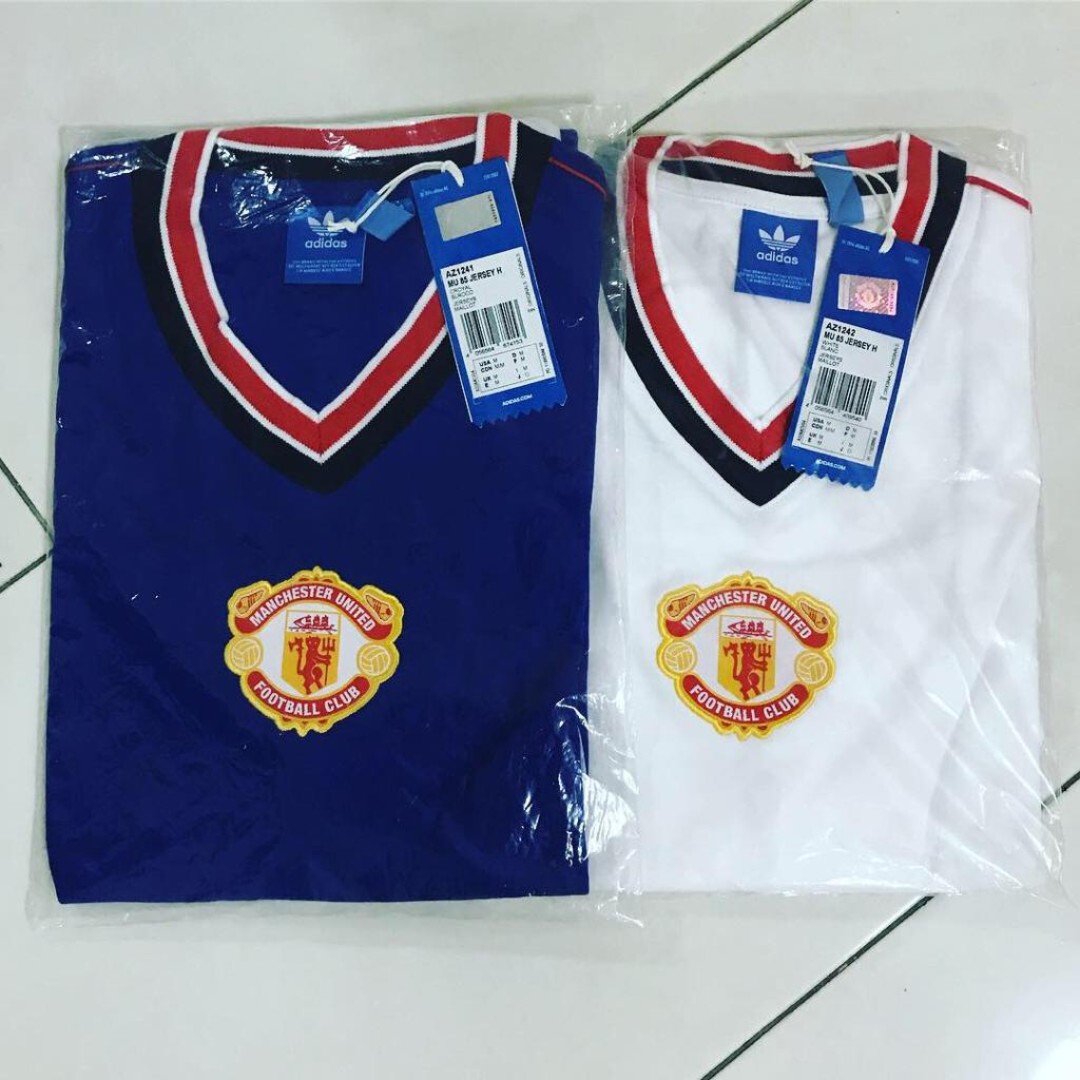 Authentic Adidas Originals Manchester United 85 Retro Jersey Men S Fashion Clothes Tops On Carousell