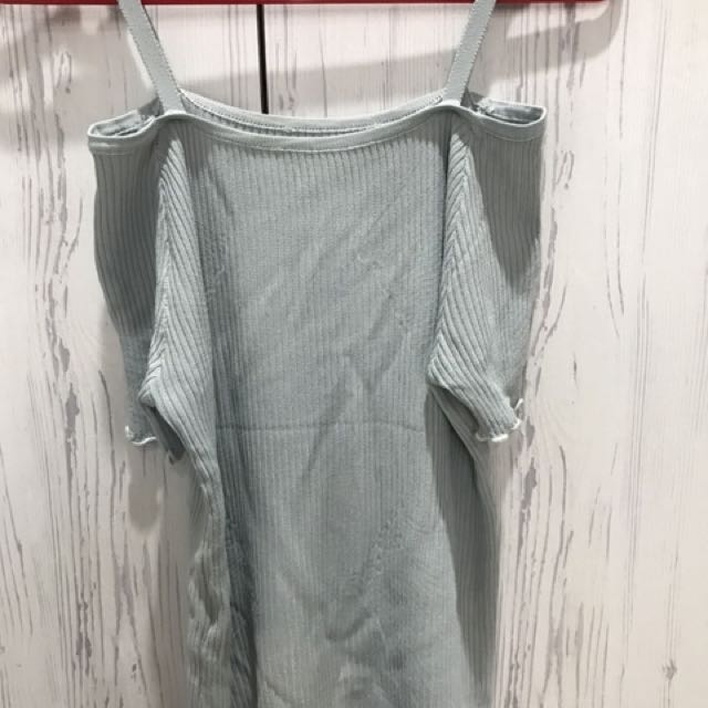 Brand new shoulder off top, Women's Fashion, Tops, Sleeveless on Carousell