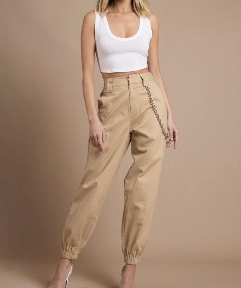 Beige cargo shop pants with chain