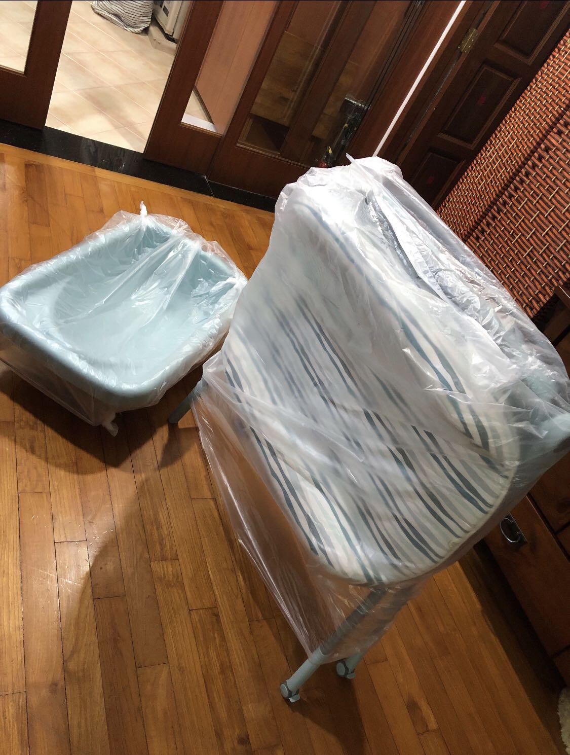 Chicco Cuddle & Bubble Comfort Baby Bathtub / Changing Table, Babies