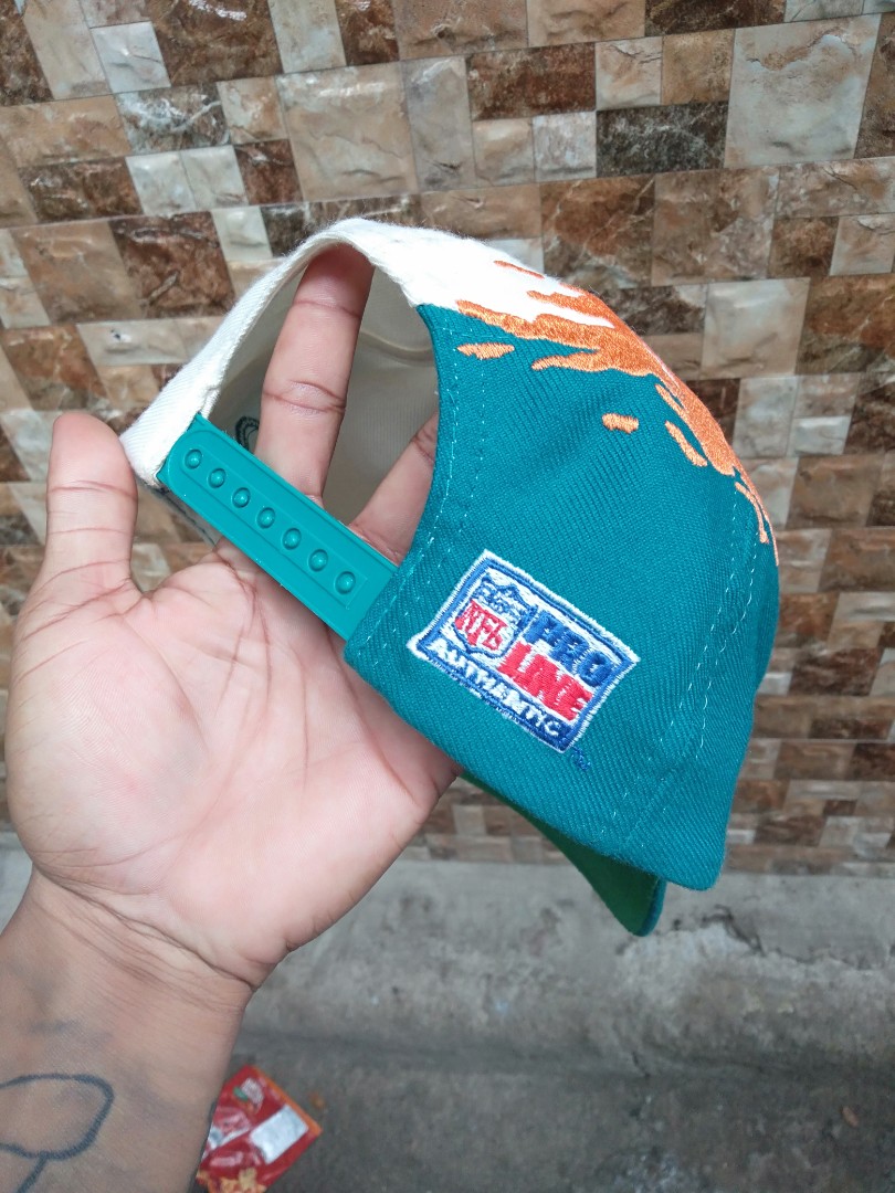 Dolphins miami nfl Splash vintage cap, Men's Fashion, Watches &  Accessories, Caps & Hats on Carousell