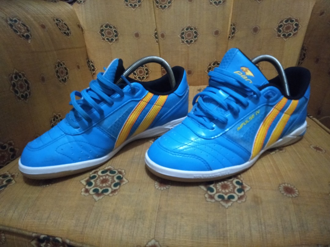kasut futsal pan