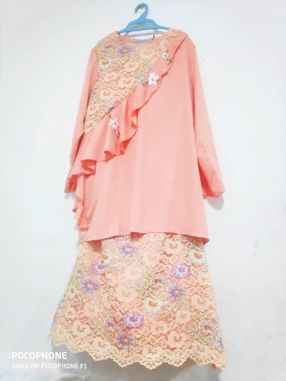 Hanis Zalikha By Jakel Baju Kurung Afeera Women S Fashion Muslim Fashion Two Piece On Carousell