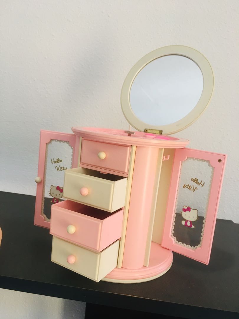 Hello Kitty Jewellery Box With Music Women S Fashion Jewellery