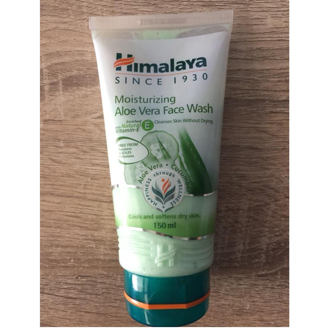 Himalaya Moisturizing Aloe Vera Face Wash Health Beauty Skin Bath Body On Carousell