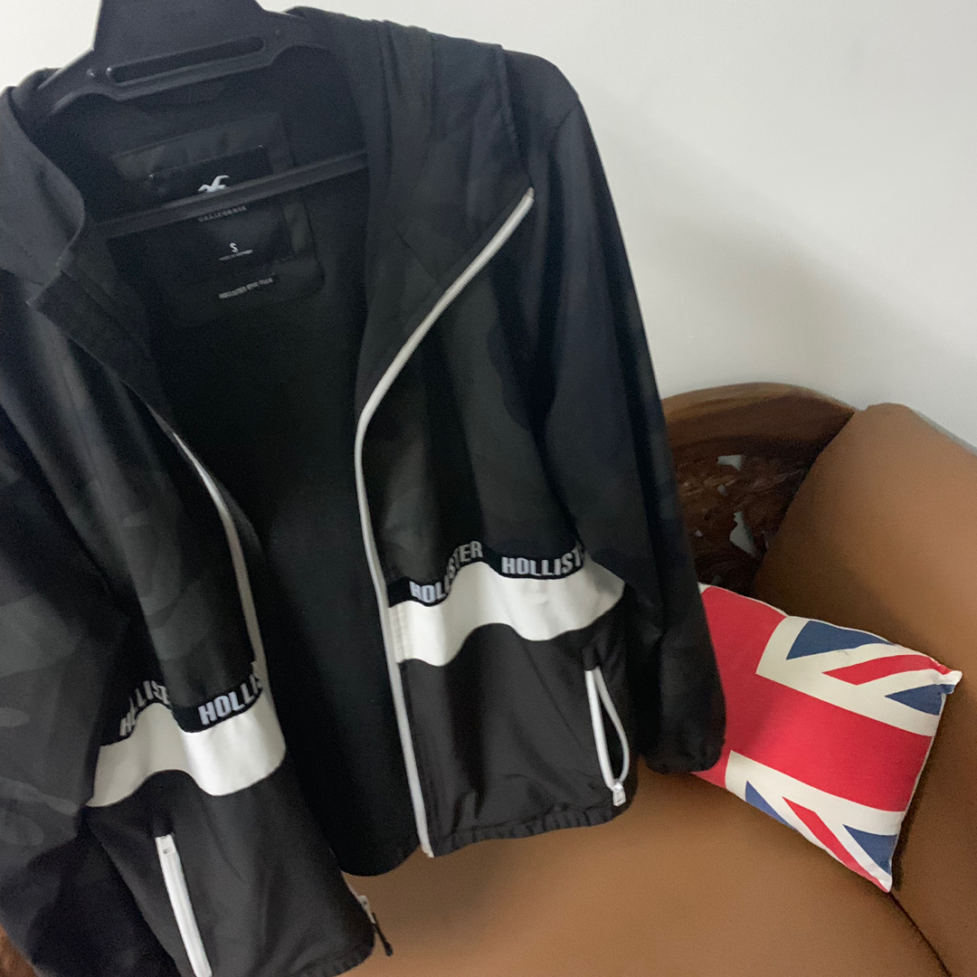 Hollister Windbreaker Jacket, Men's Fashion, Coats, Jackets and