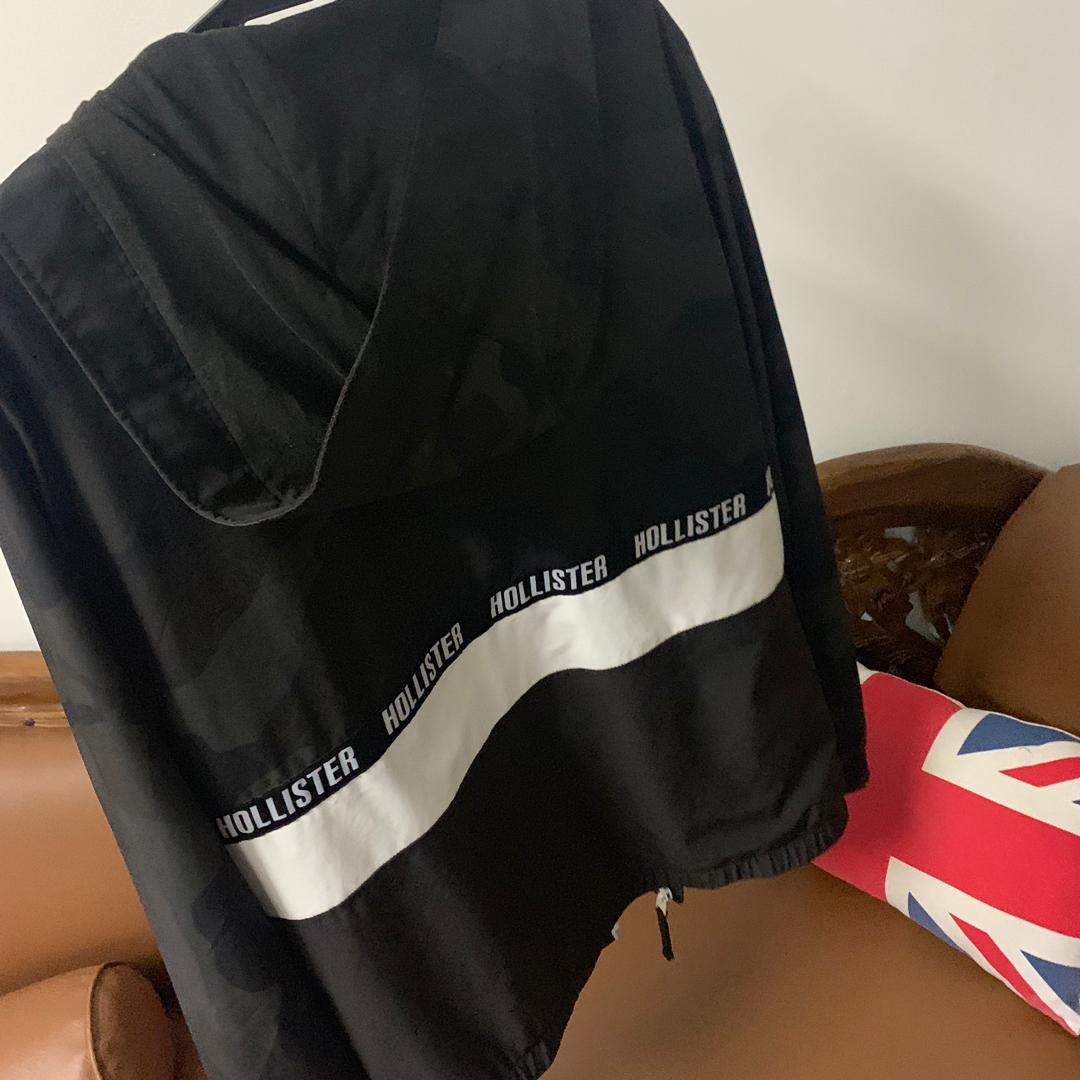 Hollister Windbreaker Jacket, Men's Fashion, Coats, Jackets and