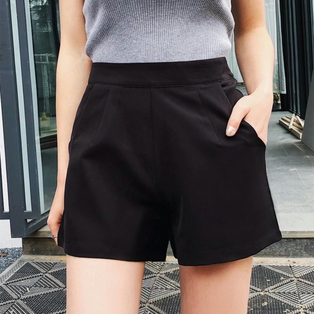 Short pants high waist clearance