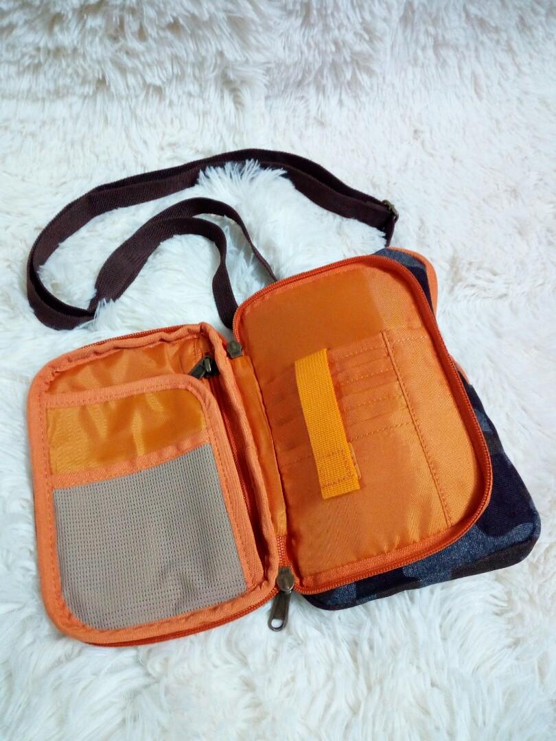 Merrell passport top