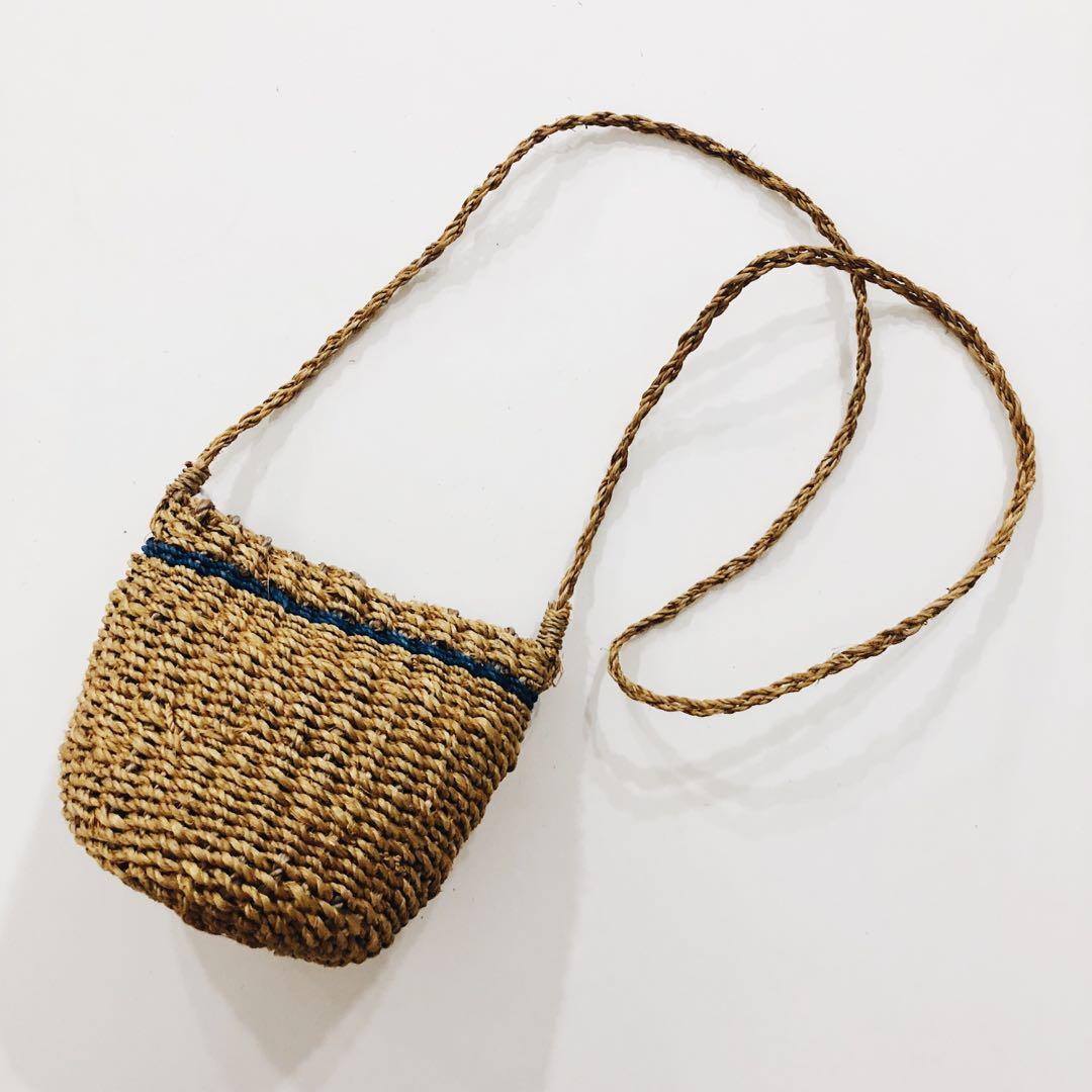 abaca sling bag