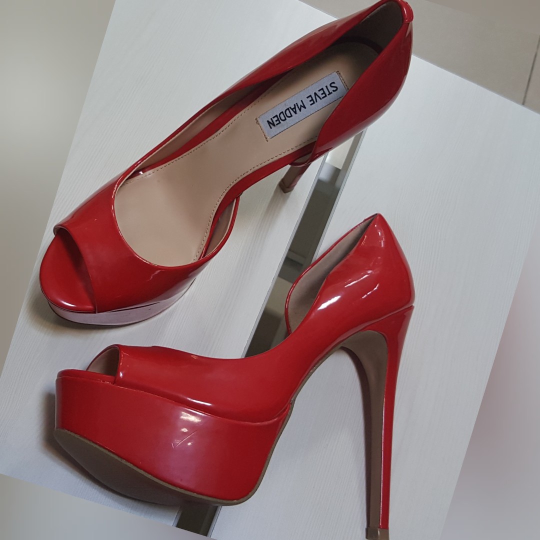 New Steve madden dynamic red patent heels shoes