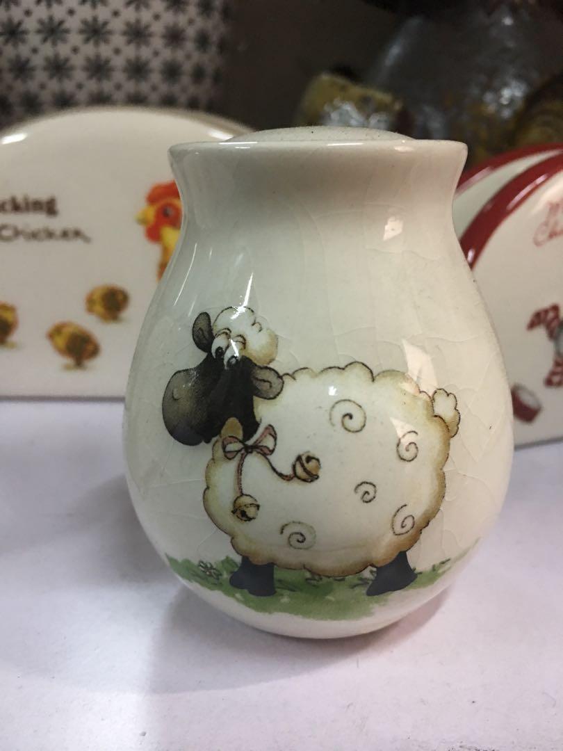 Pepper Shaker (Category: Spice & Seasoning) located in Paranaque City. Submitted by thequaintshop (Listing ID 238275369, Image 1). Description: .