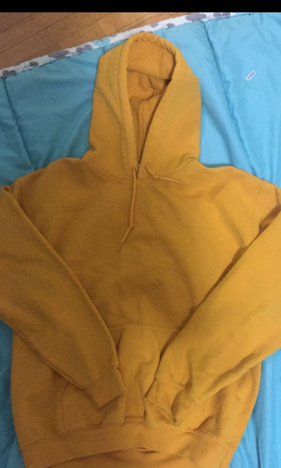 yellow gildan hoodie