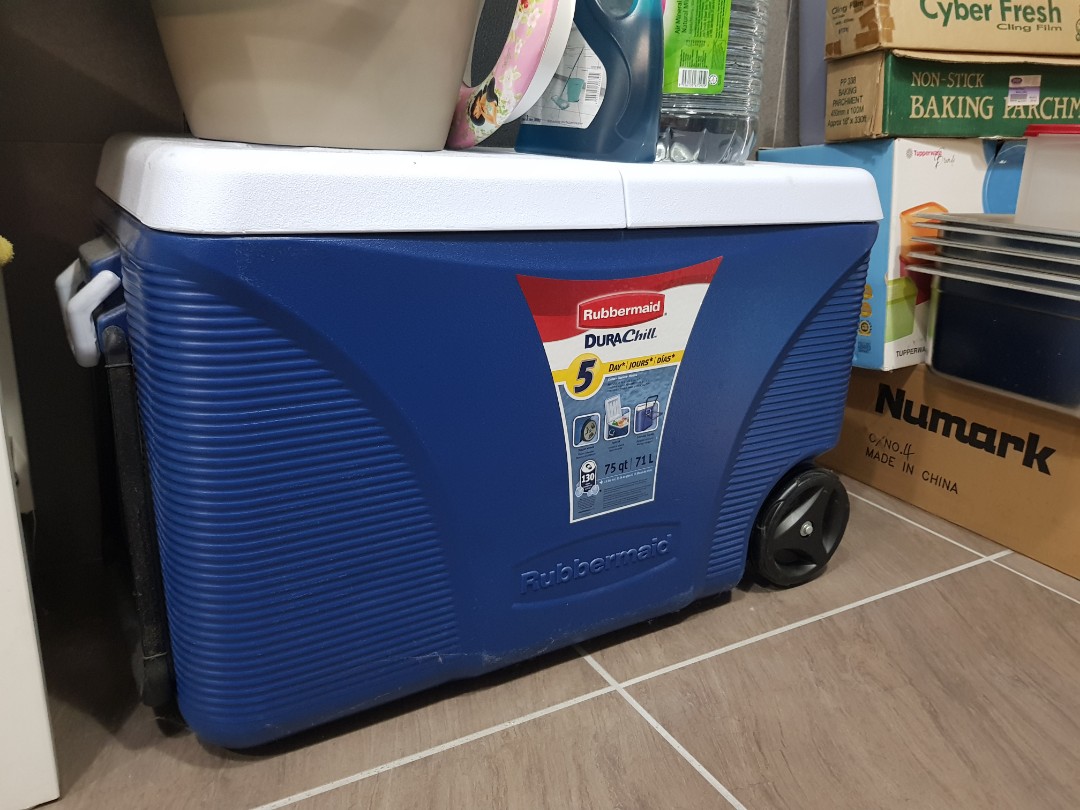 Rubbermaid 75 cheap quart cooler