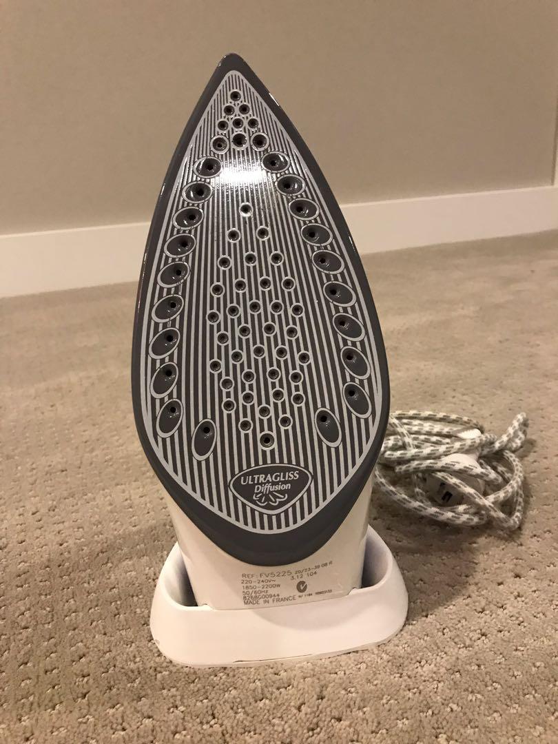 Tefal iron, TV & Home Appliances, Irons & Steamers on Carousell