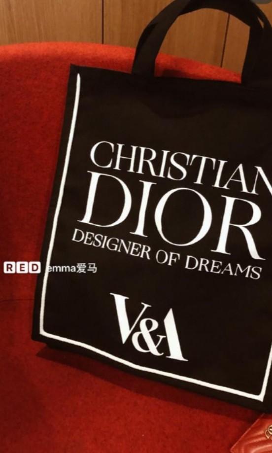 V&A Christian Dior Quote Tote Bag, Women's Fashion, Bags & Wallets