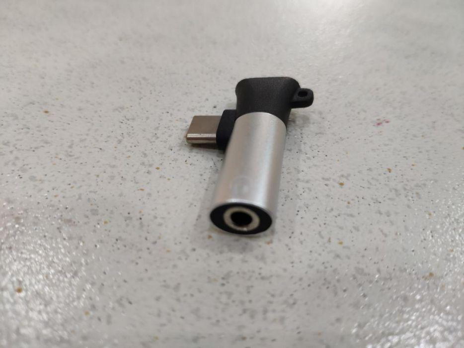 Type C to 3.5mm earphone jack charging converter keychain (Category: Batteries & Power Banks) located in San Juan City. Submitted by angelo.dizon1 (Listing ID 238487082, Image 2). Description: Type C to 3.5mm earphone jack charging converter with keychain so you can carry around with you always and never forget your adapter.