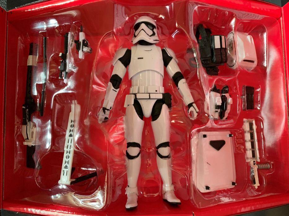 Starwars Storm Trooper First Order (Category: Figurines & Statues) located in Manila. Submitted by clark.kent1 (Listing ID 238494555, Image 3). Description: Starwars Storm Trooper First Order Black Series Mint on box.