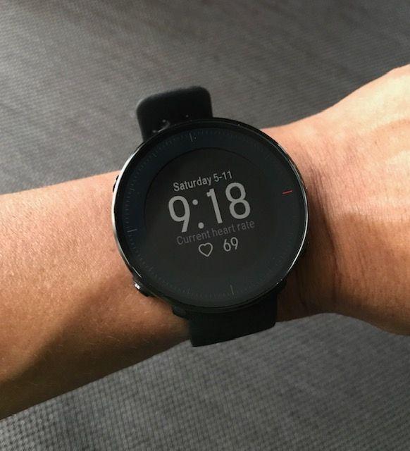 polar vantage m on wrist