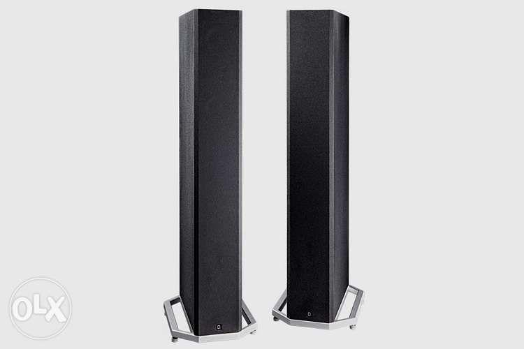 Definitive Technology Tower speakers with built in subwoofers, Audio