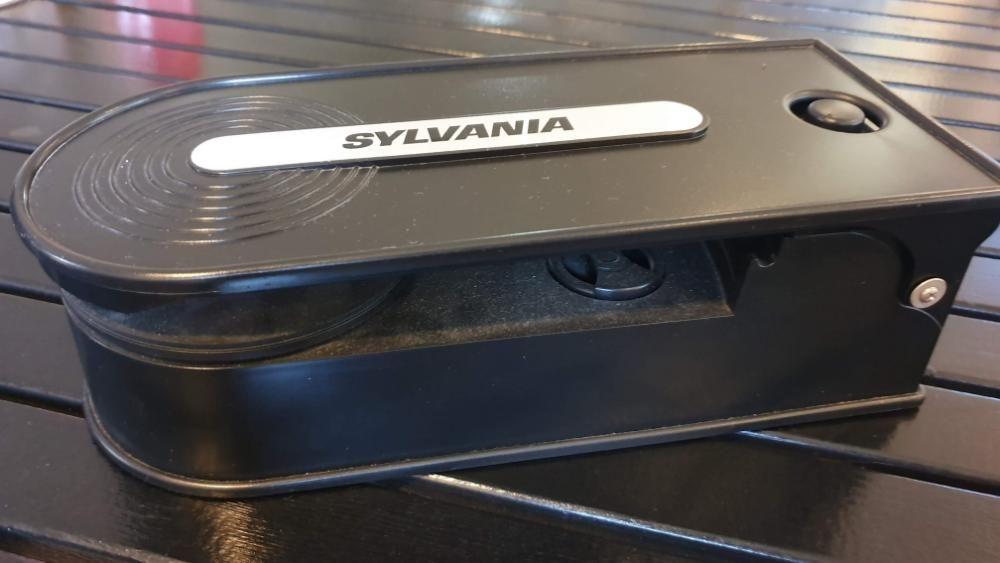 Sylvania portable turntable or record player, Audio, Portable Music