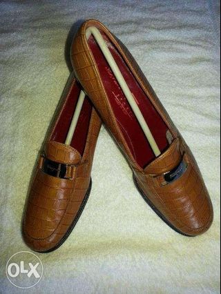 Ferragamo Loafer shoes size 6 women