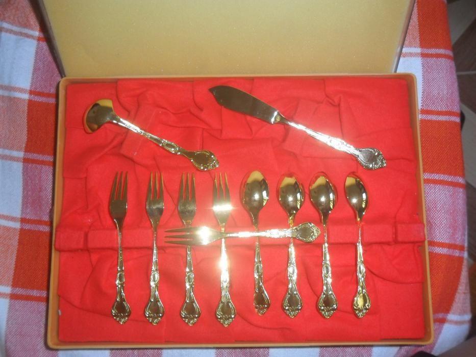 Gold Kitchen Ware Set (Category: Other Kitchen Appliances) located in Naga. Submitted by jacklancastera (Listing ID 238517902, Image 3). Description: The set is in its original case compose of 4 fork, 4 spoon, 1 soup spoon and 1 knife. Stainless steel plated with a 24 karat gold from Japan. ***Free Delivery.