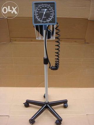 BP Apparatus Aneriod Stand by type with wheels