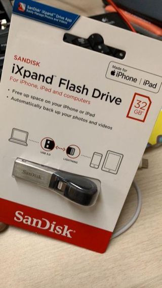 Sandisk iXpand flash drive for iphone ipad and regular usb drives