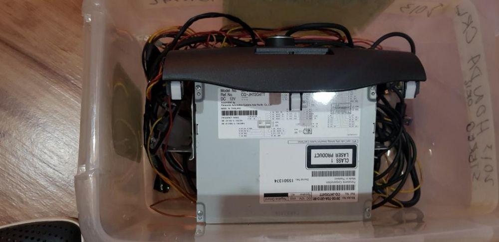 2013 honda crv car stereo (Category: Audio, Video, Alarm and other Electronic Accessories) located in Manila. Submitted by yupikia (Listing ID 238530802, Image 2). Description: 2013 honda crv original car stereo head unit.