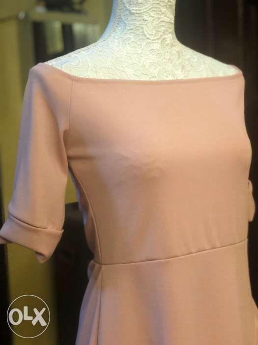 Blush Pink Dress (Category: Evening dresses & gowns) located in Manila. Submitted by concy (Listing ID 238534035, Image 2). Description: HIGH QUALITY FABRIC Fits large or see measurement below Bustline - fits 36 to to 38 inches Waistline - fits 30 to 33 inches Lower abdomen 36 inches Hips: fits 36 to 40 inches Length from chest 35.2 inches Arms circumference 10 to 12 inches.