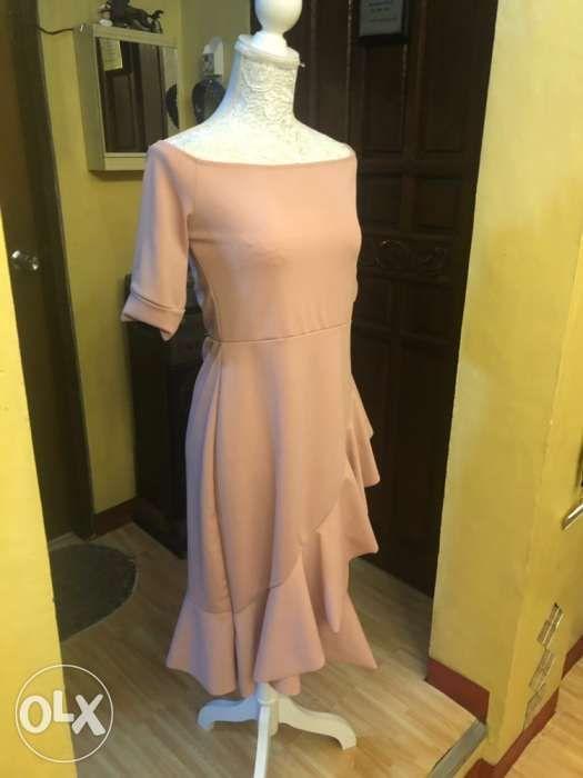 Blush Pink Dress (Category: Evening dresses & gowns) located in Manila. Submitted by concy (Listing ID 238534035, Image 3). Description: HIGH QUALITY FABRIC Fits large or see measurement below Bustline - fits 36 to to 38 inches Waistline - fits 30 to 33 inches Lower abdomen 36 inches Hips: fits 36 to 40 inches Length from chest 35.2 inches Arms circumference 10 to 12 inches.