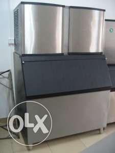 ICE CUBE MAKER 700KG per 24hrs Brand New (Category: Ice-cream Makers) located in Manila. Submitted by qualityfoodserviceequipment (Listing ID 238536094, Image 2). Description: Daily Capacity：700kg/day Bin Capacity：350kg/day Coolant：R22/R404a Voltage：220V/60HZ Power：4500W Product Dimension：760*1040*2005mm Packing Size：880*920*1000mm (ice making part) 880*1170*1300mm (ice bin part) Kindly contact: Kaye Almazan Globe: 0917--526--0496 Smart: 0928--21