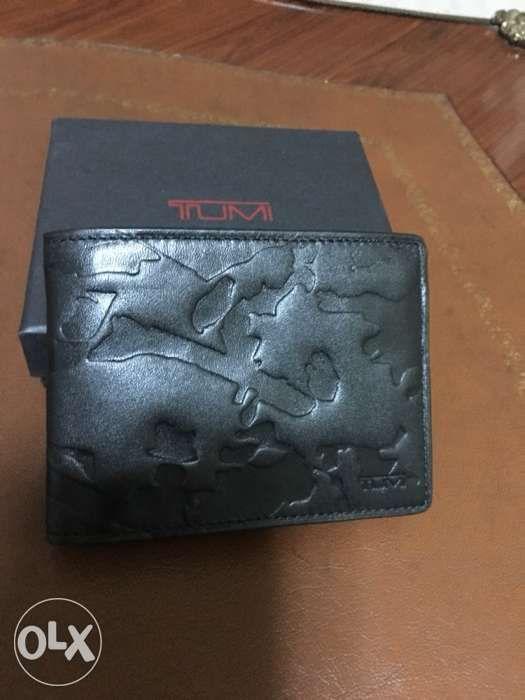 tumi wallet camo
