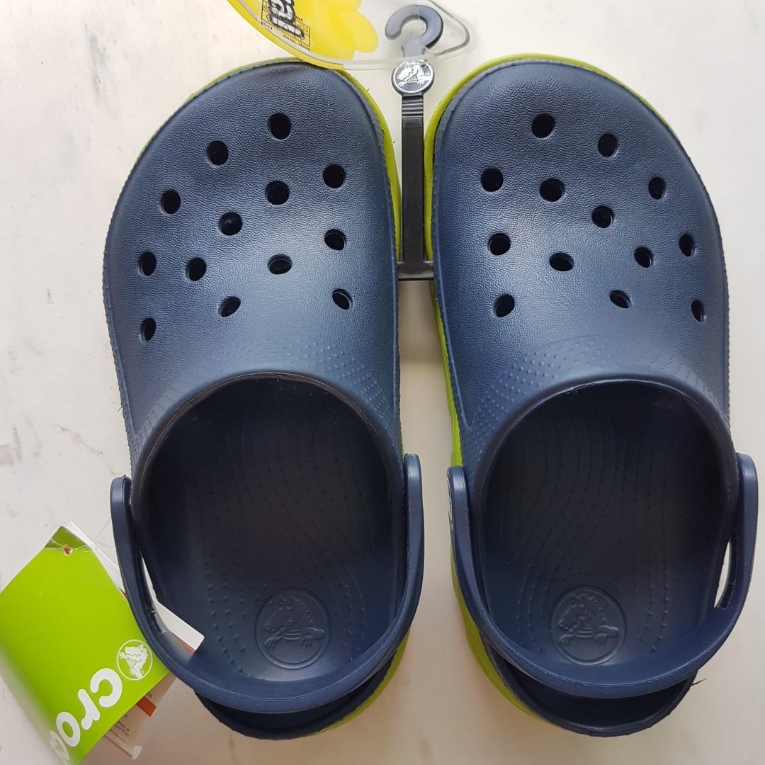 crocs j2 size
