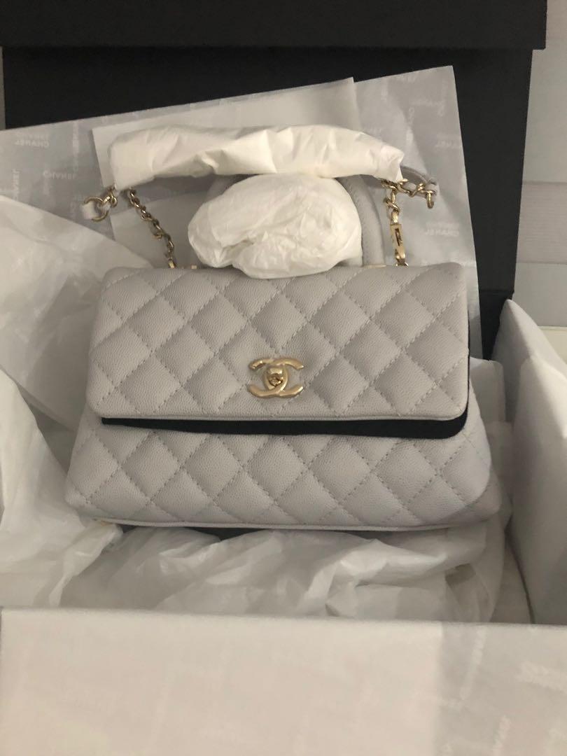Chanel Coco Handle 19P spring summer light grey/gray, Women's Fashion, Bags  & Wallets, Cross-body Bags on Carousell