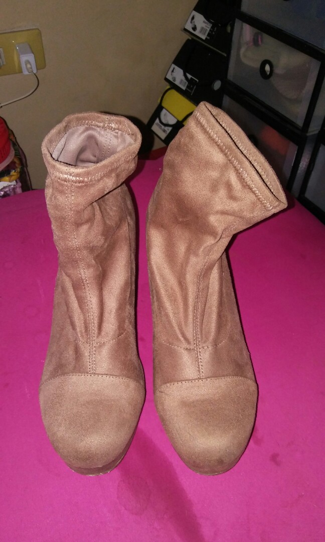 Forever21 Suede Boots, Women's Fashion 