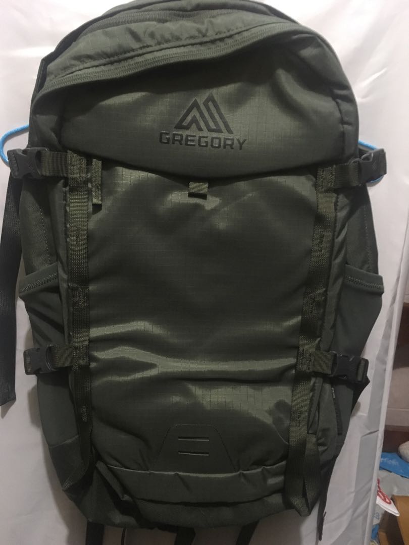 Matia 28l backpack top