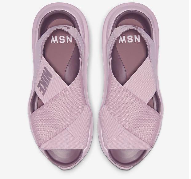 Nike praktisk Women s Fashion Footwear Flats Sandals on Carousell