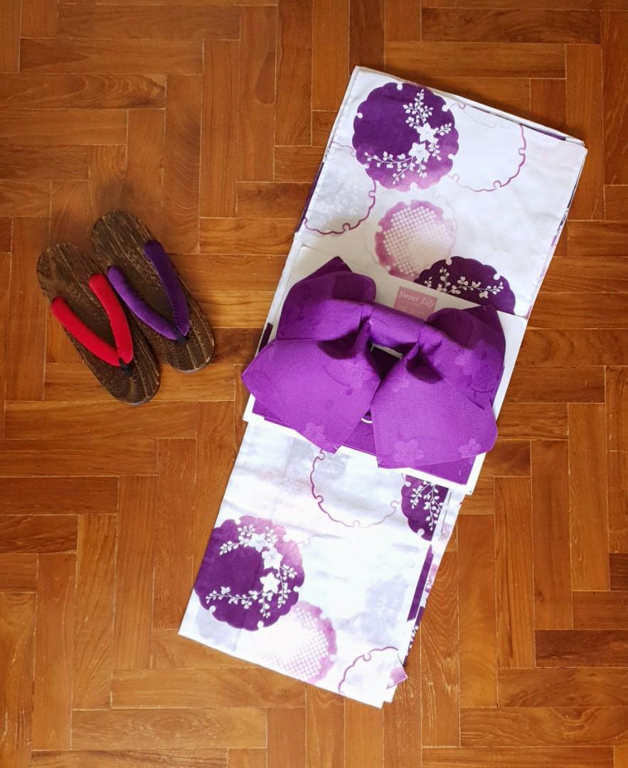 Rent Sell White Yukata With Purple Snowflakes Entertainment J Pop On Carousell