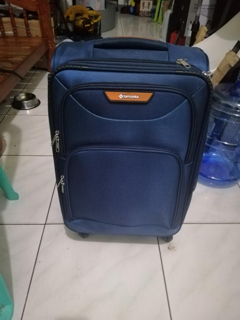 samsonite medium luggage size