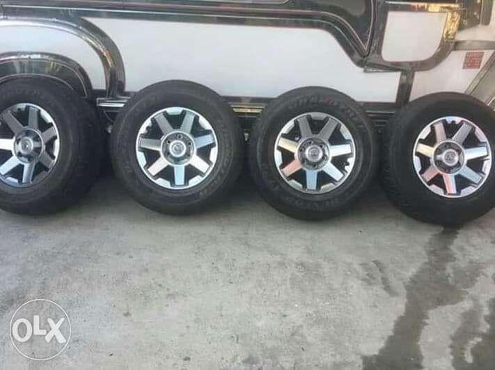 Toyota Fj Cruiser Mags With Dunlop Tires 6x139 Very Fresh Toyota
