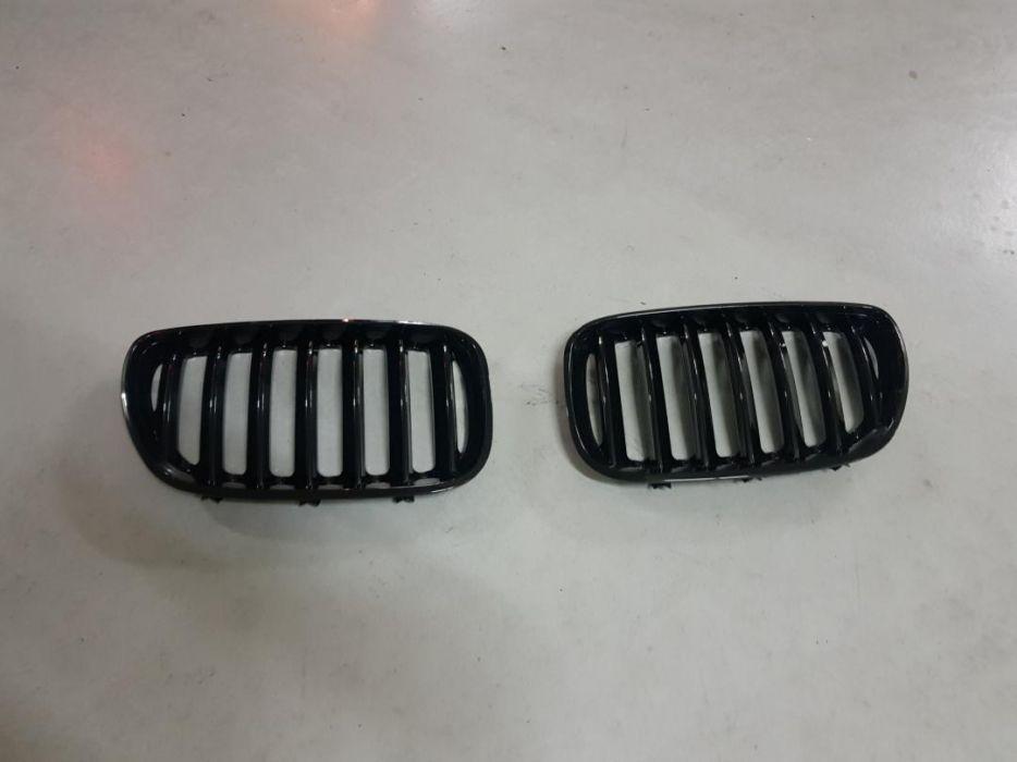 BMW X5 E53 Black Kidney Grille Bnew Original (Category: Body Parts and Accessories) located in Makati City. Submitted by luxurycarpartsphilippinesinc. (Listing ID 238555427, Image 2). Description: BMW X5 E53 Black Kidney Grille Facelifted and Non Facelifted available BNEW Actual Photo is Posted Free install Price available.by request depending on car make models All BMW and Mercedes Benz Car parts available Shop in Makati In God We Trust.