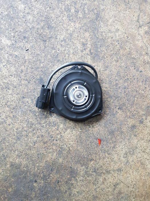 Toyota Land Cruiser LC200 Auxiliary Fan Motor Bnew Original, Car Parts