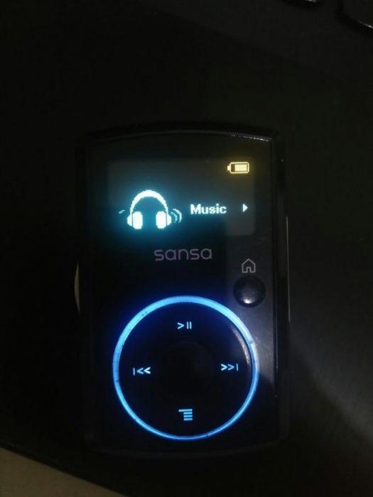 Sansa MP3 Player original, Audio, Portable Music Players on Carousell